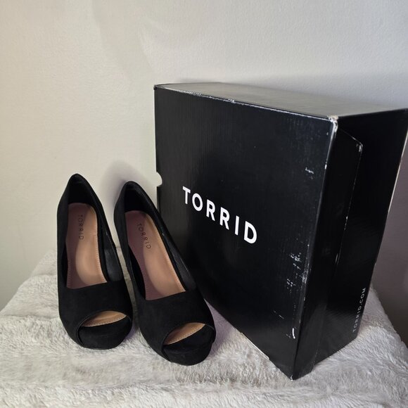Torrid - 8 - Black Vegan Suede - Platform Peep Toe Heel - Picture 12 of 16